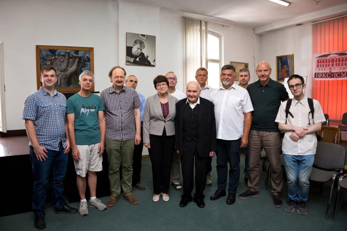 Department for Computer Simulations of Many-Particle Systems